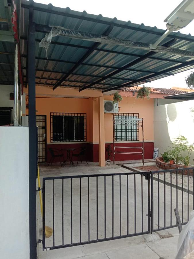Homestay Tok Abah Seri Iskandar Eksteriør bilde